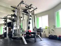 トレーニングマシン完備
